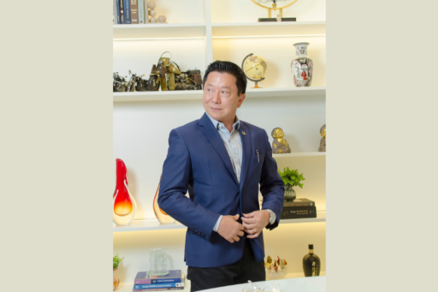 Milton Seigi Hayashi destaca a gestão de risco e o consentimento informado na cirurgia plástica.