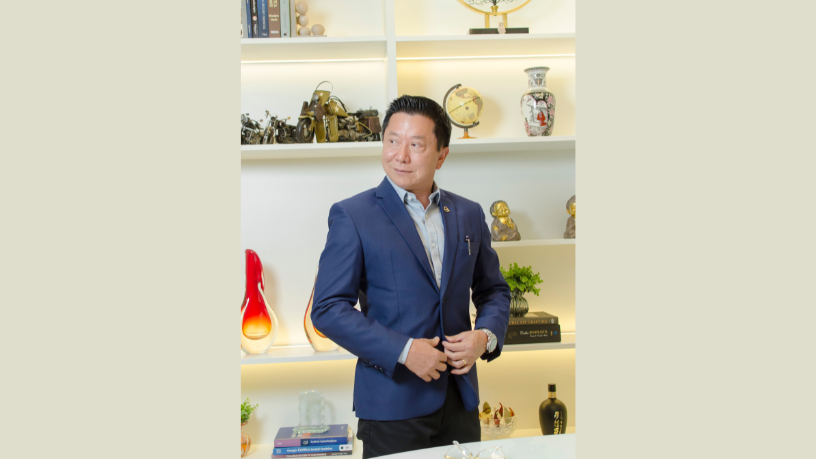 Milton Seigi Hayashi destaca a gestão de risco e o consentimento informado na cirurgia plástica.